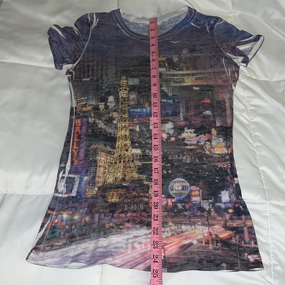 💜 HELLO VEGAS! Beautiful embellished Las Vegas strip t-shirt. Size L - Picture 10 of 11